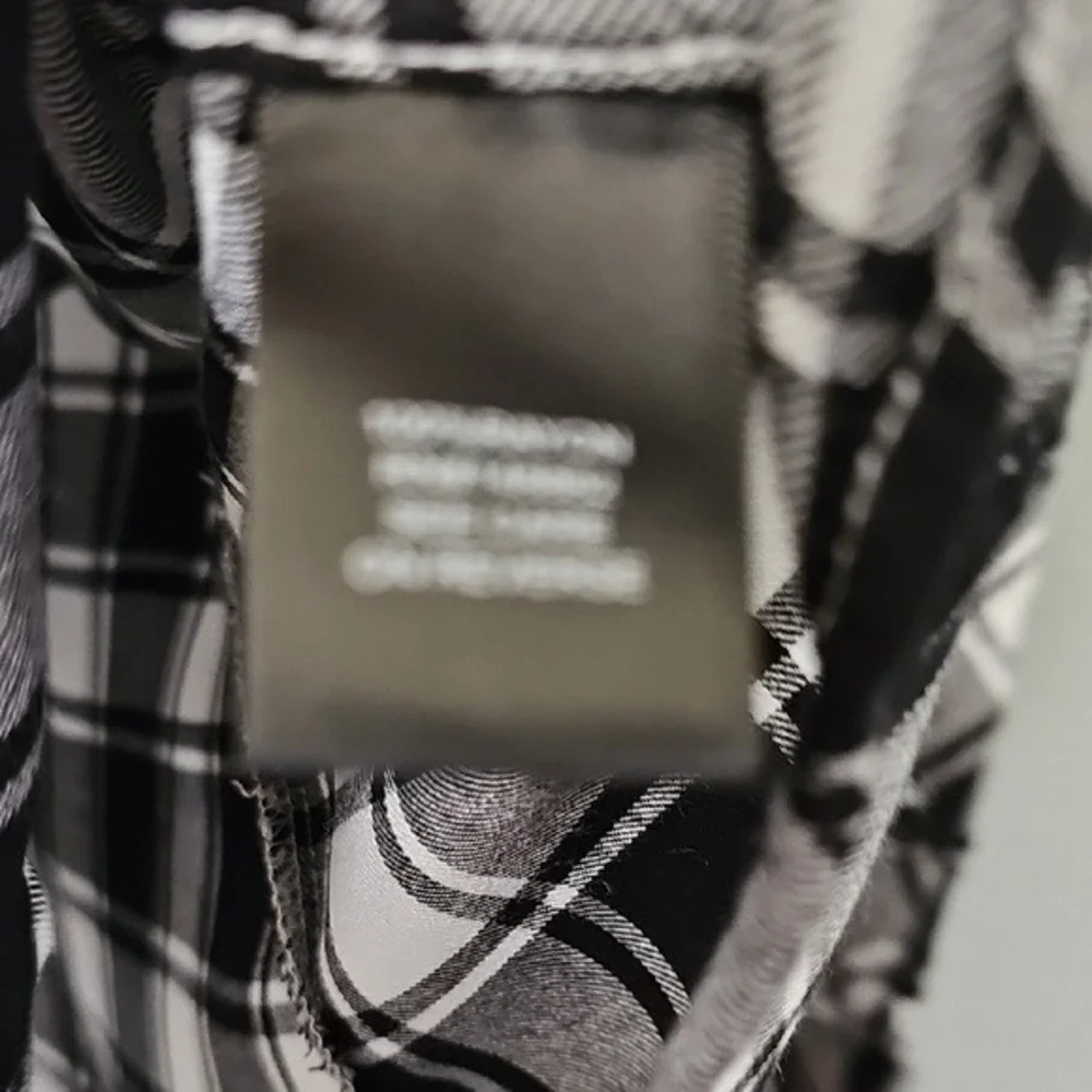 Torrid Large Black and White Check Plaid Flannel Button Front Long Sleeve blouse